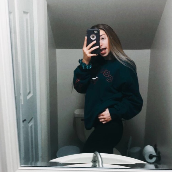 Meet your Posher, Erin - Picture 1 of 1